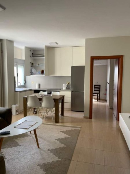 Tirane, jepet me qera apartament 1+1 Kati 2, 60 m² 450 Euro (Prokuroria e Tiranes)