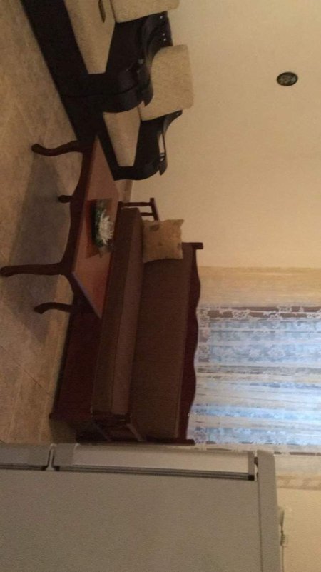 Tirane, jepet me qera Vile 1+1 Kati 1, 50 m² 30.000 Leke (rruga 5 Maj)