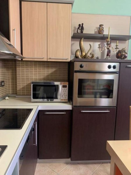 Tirane, jepet me qera apartament 1+1+BLK Kati 7, 75 m² 500 Euro (Kika 1 (Komuna Parisit))