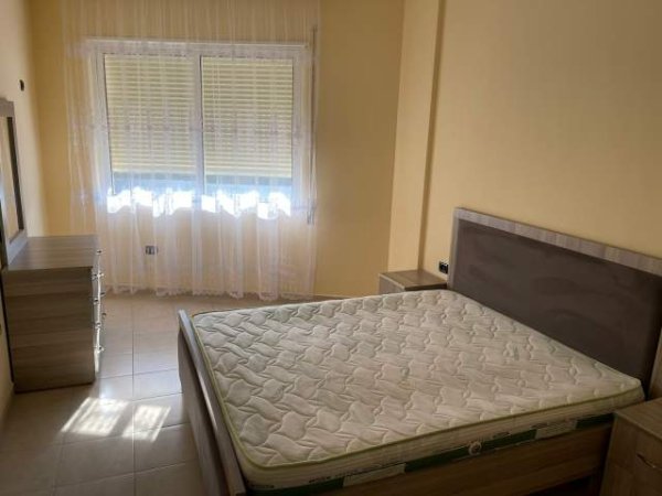 Tirane, jepet me qera apartament 2+1 Kati 5, 96 m² 40.000 Leke (Liqeni Thate)