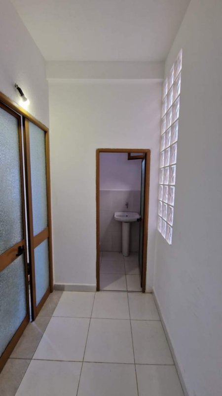 Tirane, jepet me qera dyqan Kati 1, 75 m² 50.000 Leke (DIBRES)
