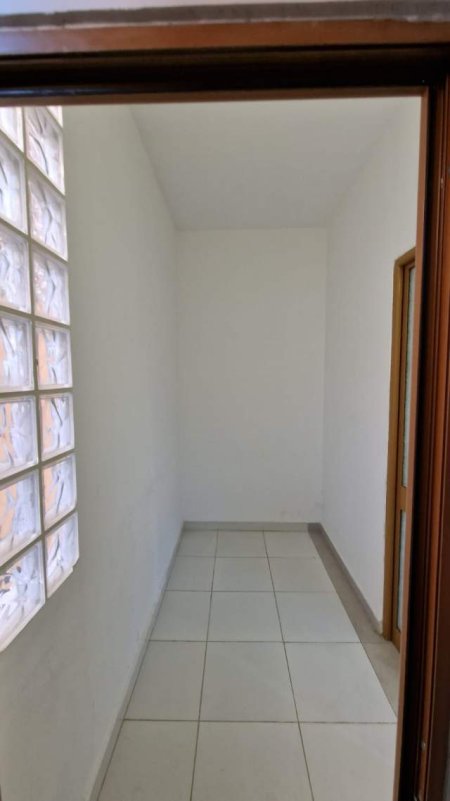 Tirane, jepet me qera dyqan Kati 1, 75 m² 50.000 Leke (DIBRES)