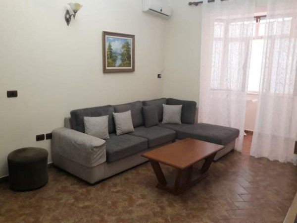 Tirane, jepet me qera apartament Kati 5, 80 m² 450 Euro