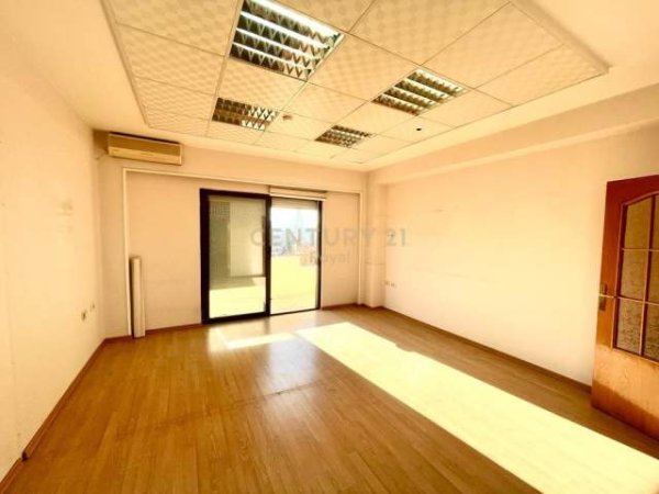 Tirane, jepet me qera apartament 4+1+BLK Kati 5, 110 m² 600 Euro (Rruga Bardhyl)