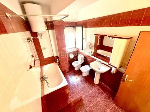 Tirane, jepet me qera apartament 4+1+BLK Kati 4, 109 m² 500  (Bulevardi Zhan d'Ark)