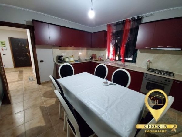 Tirane, jepet me qera apartament 1+1+A Kati 6, 65 m² 350 Euro (Petro Nini)