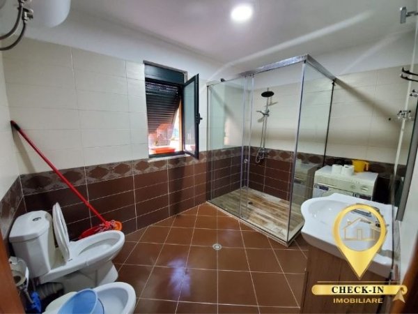 Tirane, jepet me qera apartament 1+1+A Kati 6, 65 m² 350 Euro (Petro Nini)