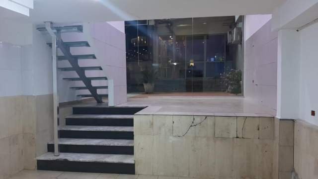 Tirane, jepet me qera dyqan Kati 0, 65 m² 500 Euro