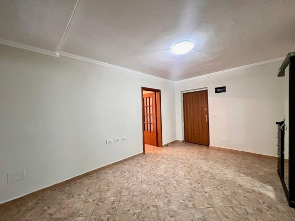 Tirane, jepet me qera apartament 2+1+Ballkon Kati 3, 105 m² 800 € (Margarita Tutulani)