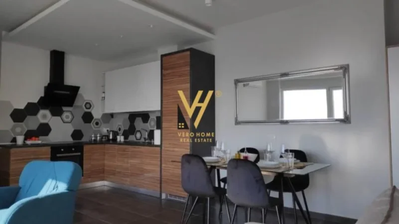 Tirane, jepet me qera apartament+verande | Penthouse 2+1+Ballkon Kati 11, 87 m² 900 € (PAZARI I RI)