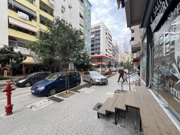 Tirane, shitet ambjent biznesi Kati 0, 41 m² 90.000 € (yzberisht)