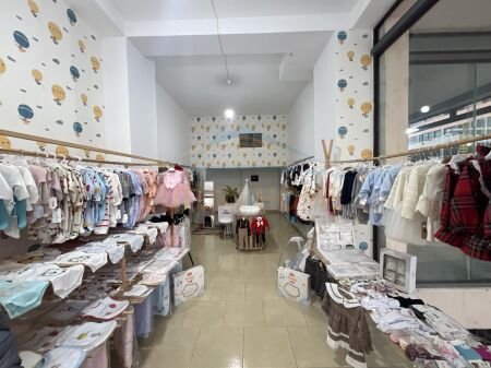 Tirane, shitet ambjent biznesi Kati 0, 41 m² 90.000 € (yzberisht)