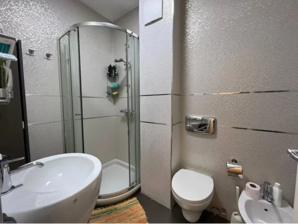 Tirane, jepet me qera apartament Kati 7, 123 m² 1.800 € 
