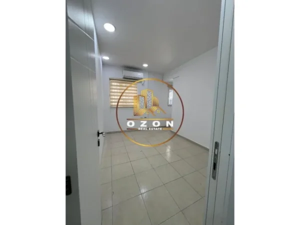 Ambient Biznesi me Qera tek Rruga Kavajes, Tirane!