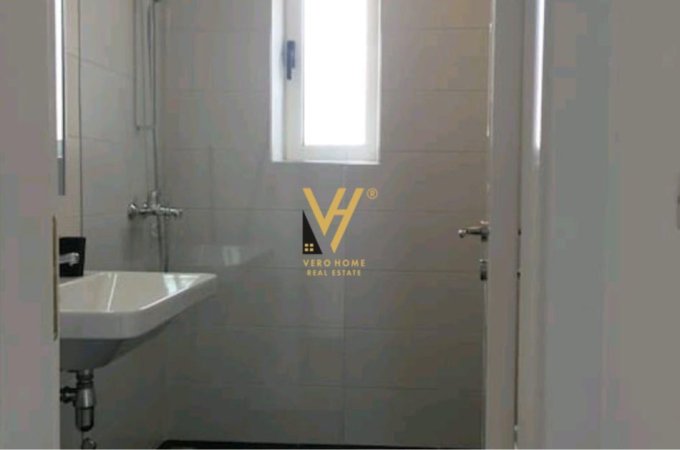 Tirane, jepet me qera apartament 1+1+Ballkon Kati 2, 60 m² 540 € (RRUGA E SALES)