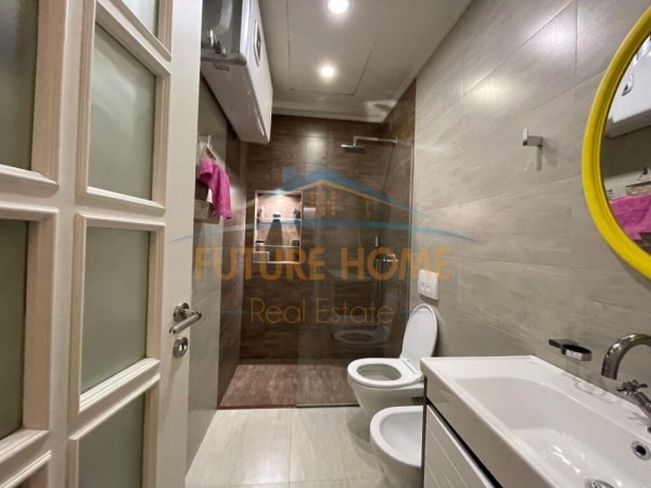 Tirane, jepet me qera apartament 2+1+Ballkon Kati 2, 96 m² 1.000 € (Liqeni i Thate)