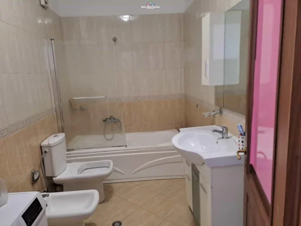 Tirane, jepet me qera apartament 2+1 Kati 5, 127 m² 700 € (zogu i zi)