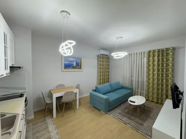 Tirane, jepet me qera apartament 1+1+Ballkon Kati 5, 60 m² 500 € (brryli)