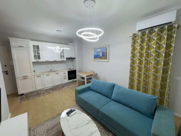 Tirane, jepet me qera apartament 1+1+Ballkon Kati 5, 60 m² 500 € (brryli)
