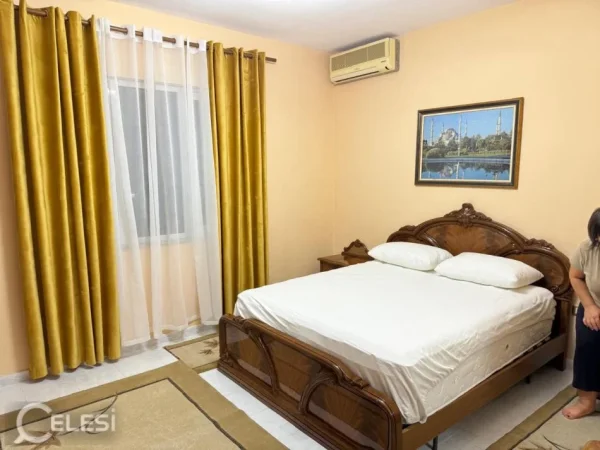 Tirane, jepet me qera apartament 2+1+Ballkon Kati 2, 112 m² 550 € (SHKOZE)