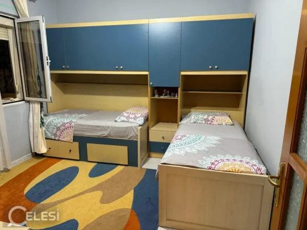 Tirane, jepet me qera apartament 2+1+Ballkon Kati 2, 112 m² 550 € (SHKOZE)