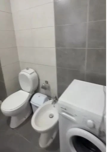 Tirane, jepet me qera apartament 2+1 Kati 7, 87 m² 550 € (Don Bosko)