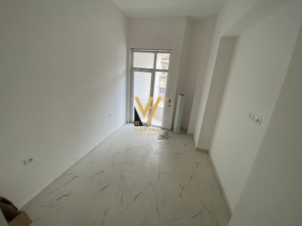 Tirane, jepet me qera zyre Kati 2, 70 m² 600 € (QENDER)