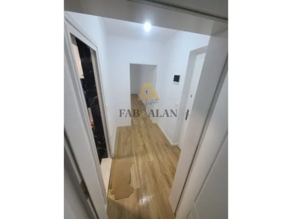 Tirane, shitet apartament 1+1 Kati 4, 55 m² 120.000 € (shkolla 4 Deshmoret)