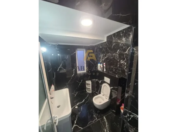 Tirane, shitet apartament 1+1 Kati 4, 55 m² 120.000 € (shkolla 4 Deshmoret)