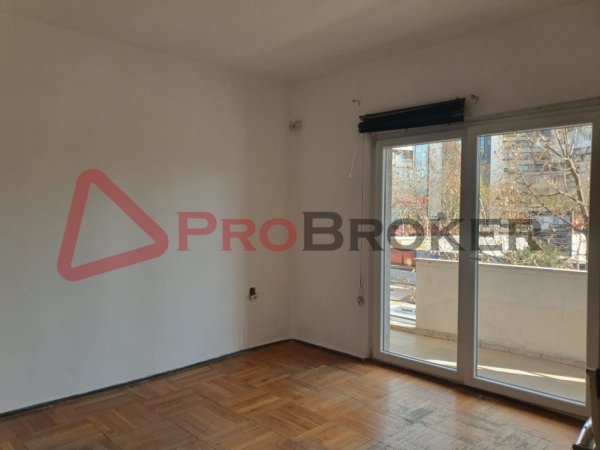 Tirane, jepet me qera zyre , 85 m² 950 € (Sheshi Skenderbej)