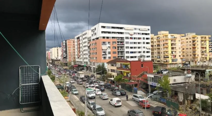 Tirane, jepet me qera ambjent biznesi Kati 0, 500 m² 3.500 € (Laprake)