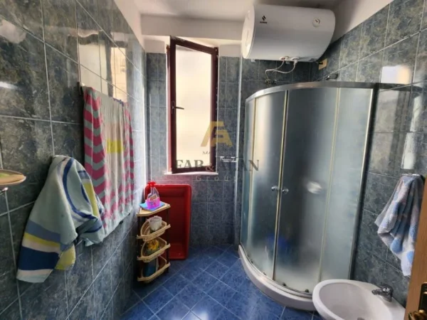 Tirane, shitet apartament 2+1+2+3 BLK Kati 3, 111 m² 135.000 € (Fresku)