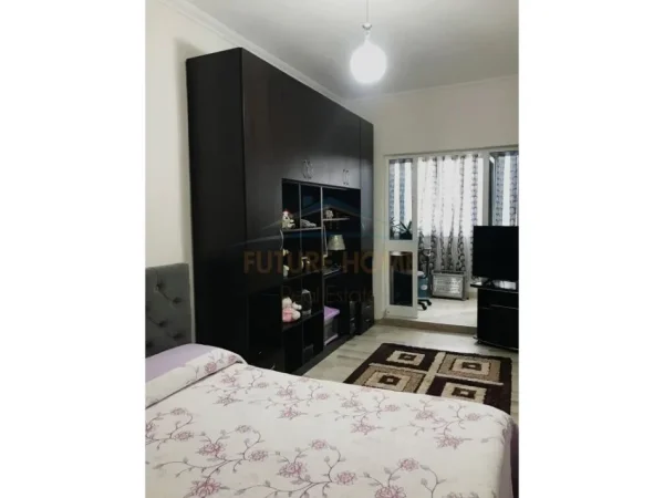 Tirane, shitet apartament 2+1 Kati 5, 85 m² 140.000 € (Foto Janku)