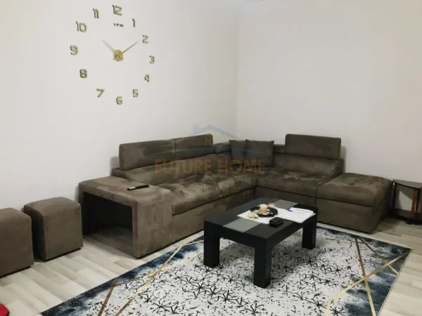 Tirane, shitet apartament 2+1 Kati 5, 85 m² 140.000 € (Foto Janku)