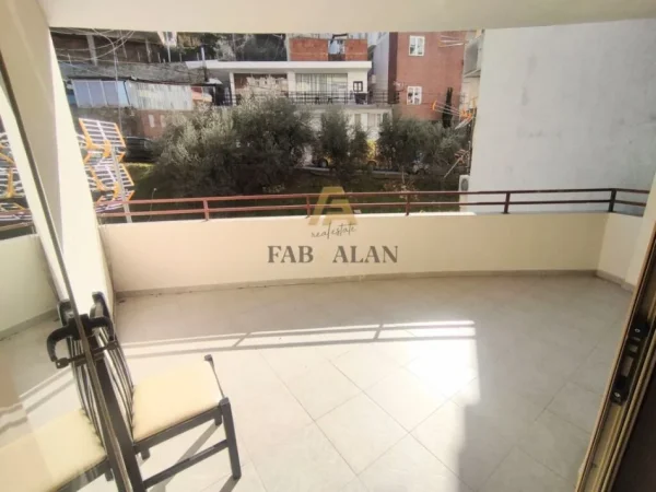 Tirane, shitet apartament 2+1 Kati 5, 100 m² 97.000 € (Fresku, prane Thesarit)