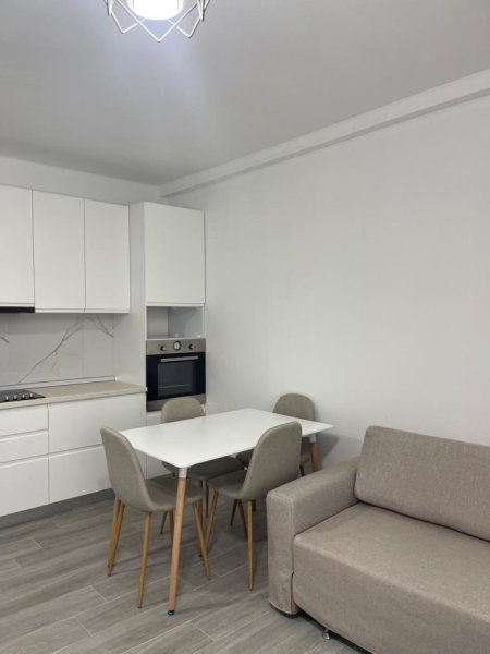 Tirane, jepet me qera apartament 3+1 Kati 2, 120 m² 500 € (5 maji)
