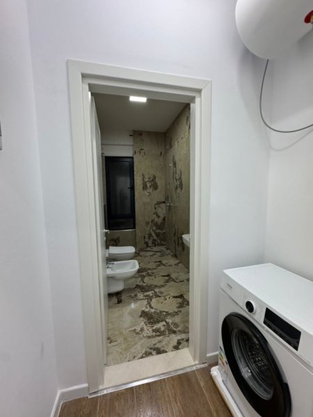 Tirane, jepet me qera apartament 2+1 Kati 2, 93 m² 600 € 