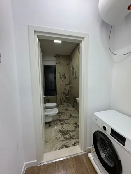 Tirane, jepet me qera apartament 2+1 Kati 2, 93 m² 600 € 