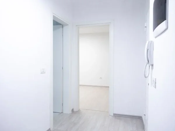 Tirane, jepet me qera Kati 2, 95 m² 1.050 € (sheshi willson)