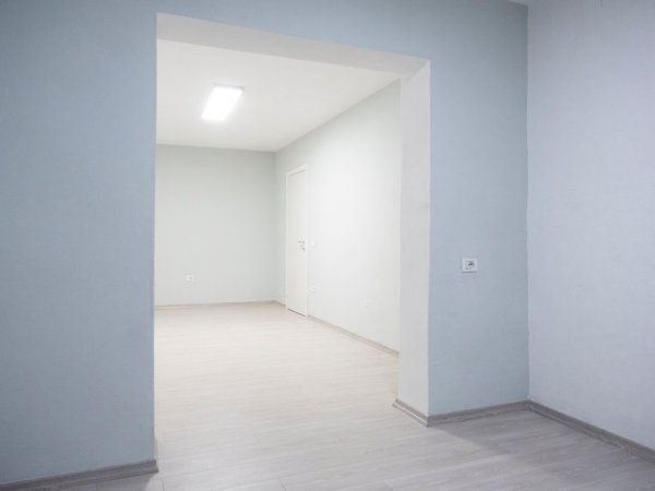 Tirane, jepet me qera Kati 2, 95 m² 1.050 € (sheshi willson)