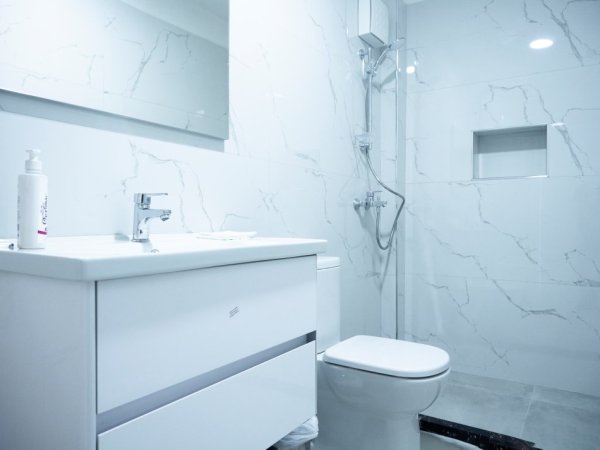 Tirane, jepet me qera Kati 2, 95 m² 1.050 € (sheshi willson)