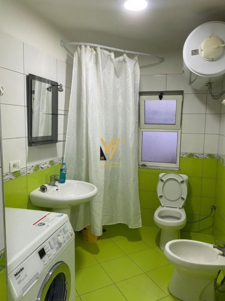 Tirane, jepet me qera apartament 3+1+Ballkon Kati 3, 140 m² 700 € (DON BOSKO)