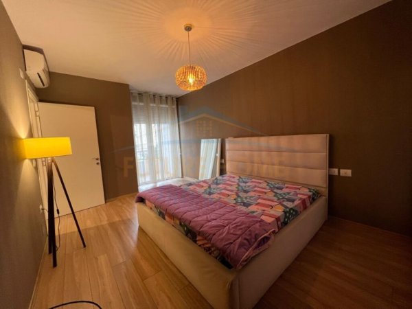 Tirane, jepet me qera apartament 2+1 Kati 2, 102 m² 700 € 