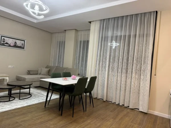 Tirane, jepet me qera apartament 2+1 Kati 2, 93 m² 600 € (Ish Dogana)