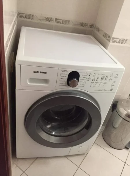 Tirane, jepet me qera apartament 1+1+2, Ballkon, Kati 3, 88 m² 40000Lek/m (Rr. Loni Ligori)