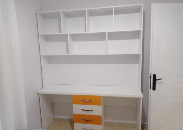 Tirane, jepet me qera apartament 2+1 Kati 2, 80 m² 500 € (Prane UET)