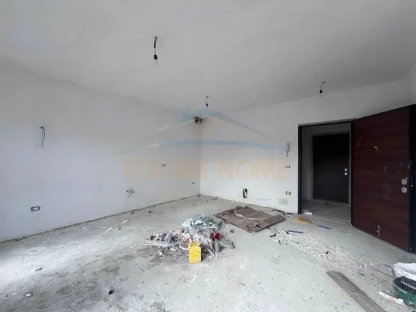 Tirane, shitet apartament 2+1 Kati 9, 65 m² 104.000 € (laprake)