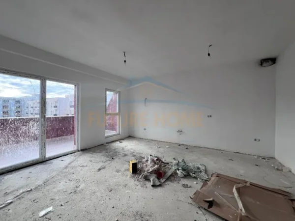 Tirane, shitet apartament 1+1 Kati 9, 65 m² 104.000 € (LAPRAKE)