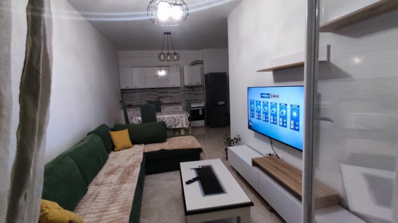 Tirane, jepet me qera apartament 2+1+Ballkon Kati 7, 80 m² 601 € (Rruga Bedri Karapici. përballe me spitalin amerikan 3)