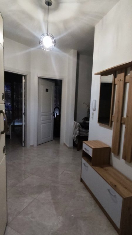 Tirane, jepet me qera apartament 2+1+Ballkon Kati 7, 80 m² 601 € (Rruga Bedri Karapici. përballe me spitalin amerikan 3)